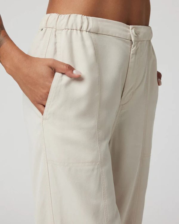 VW4154MKW_FA24_W_ECOMM_PANTS_DETAIL_17