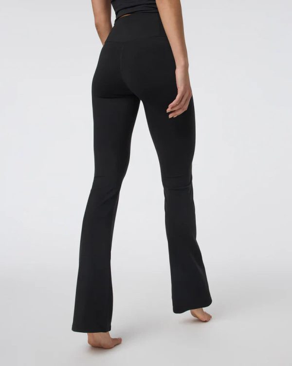 VW4301-LBLK_SP25_W_ECOMM_BOTTOMS_BACK_2