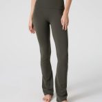 VW4301-SKLE_SP25_W_ECOMM_BOTTOMS_FRONT_1