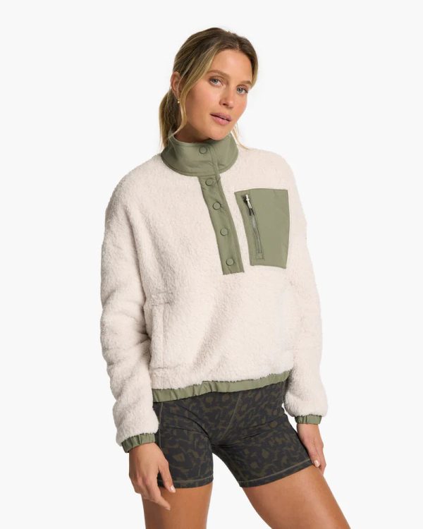 VW549DUN_FA23_W_ECOMM_jackets_FRONT_TOPS_11