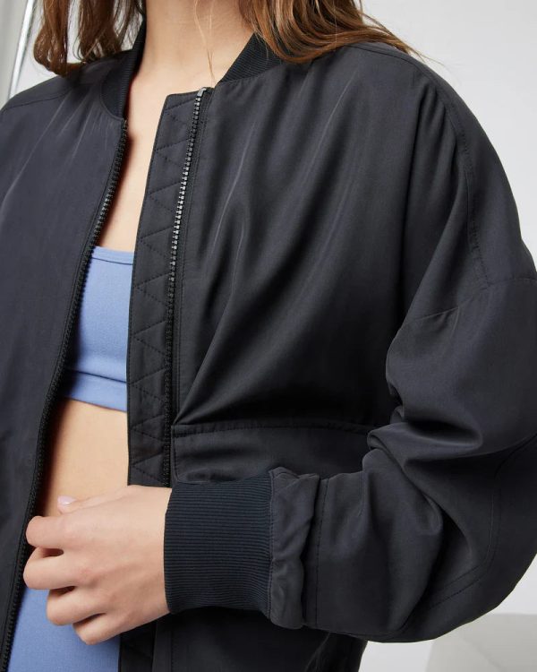 VW575BLK_SP24_M_ECOMM_jackets_DETAIL_2