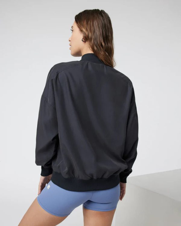 VW575BLK_SP24_W_ECOMM_jackets_BACK_9