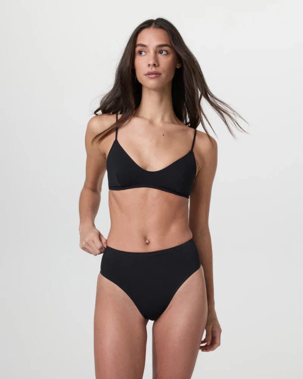 VW734BLK_SP25_W_ECOMM_WATER_FRONT_3