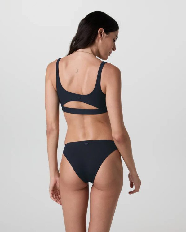 VW735BLK_SP25_W_ECOMM_WATER_BACK_6_1