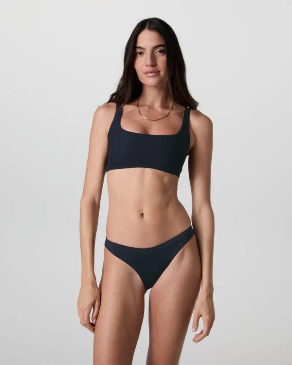 VW735BLK_SP25_W_ECOMM_WATER_FRONT_5_1