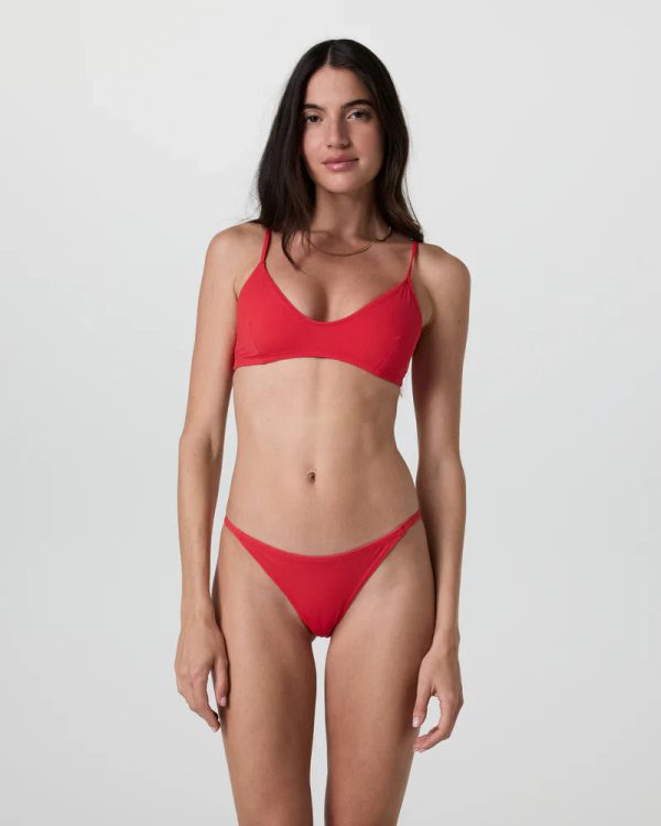 VW736BRR_SP25_W_ECOMM_WATER_FRONT_1