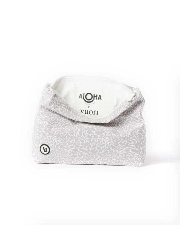 VW814SUB_SP24_UNISEX_ECOMM_NON-APPAREL_FLAT_LAY_2