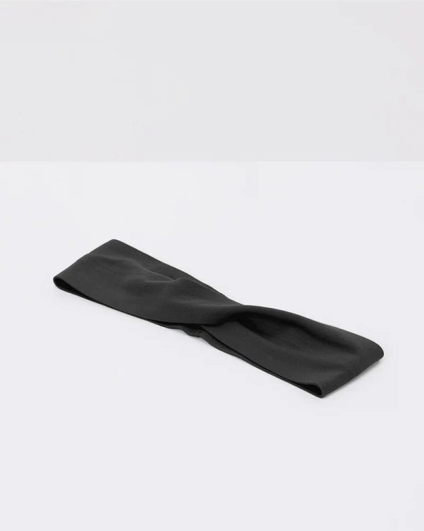 VW857BLK_FA25_UNISEX_ECOMM_HEADWEAR_FLAT_LAY_1