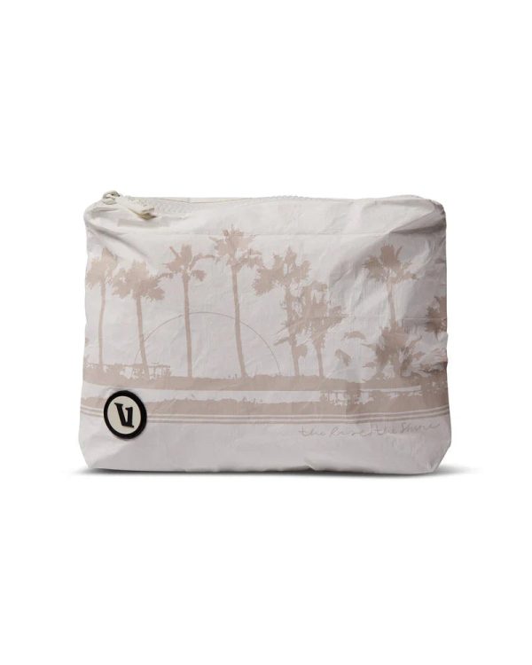 VuoriPouch-Front_1x1_b9d03c22-dcad-4395-b9d2-017acd252b93