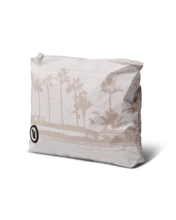 VuoriPouch-Top_1x1_5cafe7e0-db65-48ac-8688-41fd3a881d57